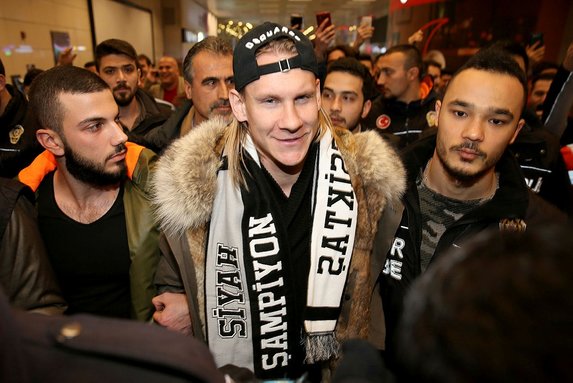 Vida dünya devini reddetti, Beşiktaş'a geldi
