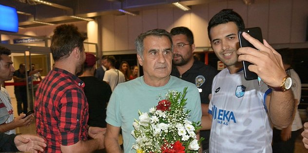 Beşiktaş kafilesine Erzurum'da çiçekli karşılama