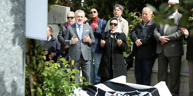 Beşiktaş’ın efsane başkanı mezarı başında anıldı
