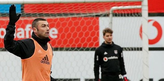 Beşiktaş'ta Burak Yılmaz ilk 11’e