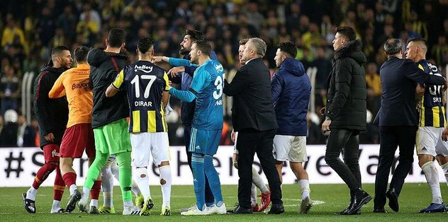 Fenerbahçe - Galatasaray derbisi sonrası ceza yağdı! PFDK resmen açıkladı...