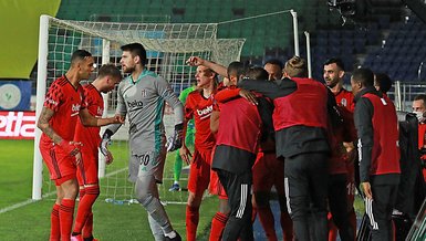 Son dakika spor haberleri: Ahmet Çakar'dan Beşiktaşlı yıldıza büyük övgü! "Yılın futbolcusu olmaya l