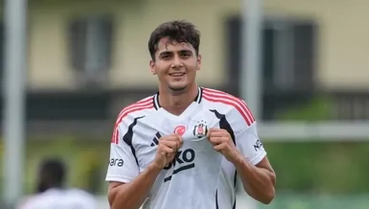 Schalke, Mustafa Erhan Hekimoğlu İçin Beşiktaş'la Görüşüyor Schalke, Mustafa Erhan Hekimoğlu İçin Beşiktaş'la Görüşüyor