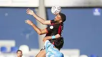 Cenk Tosun'dan Fenerbahçe Transferi Hakkında Çarpıcı Açıklama Özet: Cenk Tosun, Fenerbahçe'ye transf