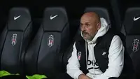 Beşiktaş'ın Teknik Direktörü Vincenzo İtaliano'dan Tarihi Başarı Özet: Beşiktaş'ın teknik direktörü 